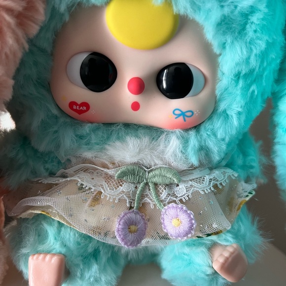 Lily Rabbit Town V4 - Picture 2 of 11